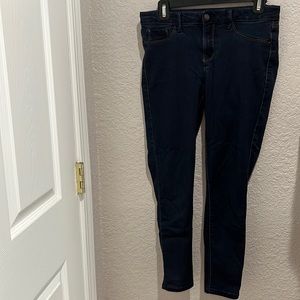 Low-rise jeans